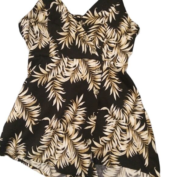 Revamped Palm leaf spaghetti strap romper with back bow tie and cut out - Picture 9 of 10